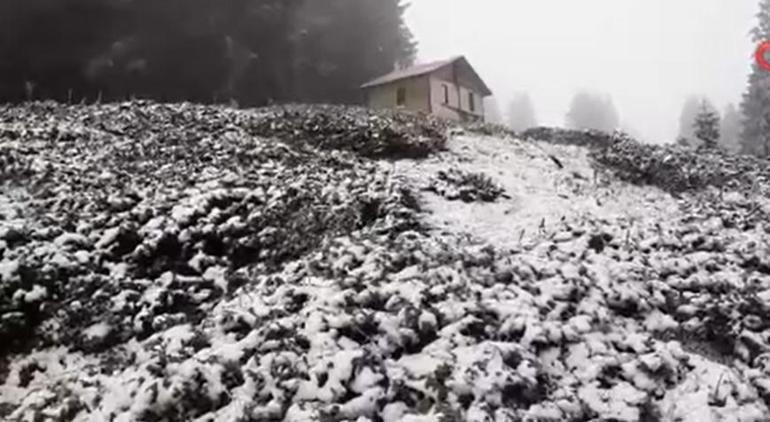 Bolu beyaz örtüyle kaplandı! Kar kalınlığı 10 santimetreye ulaştı