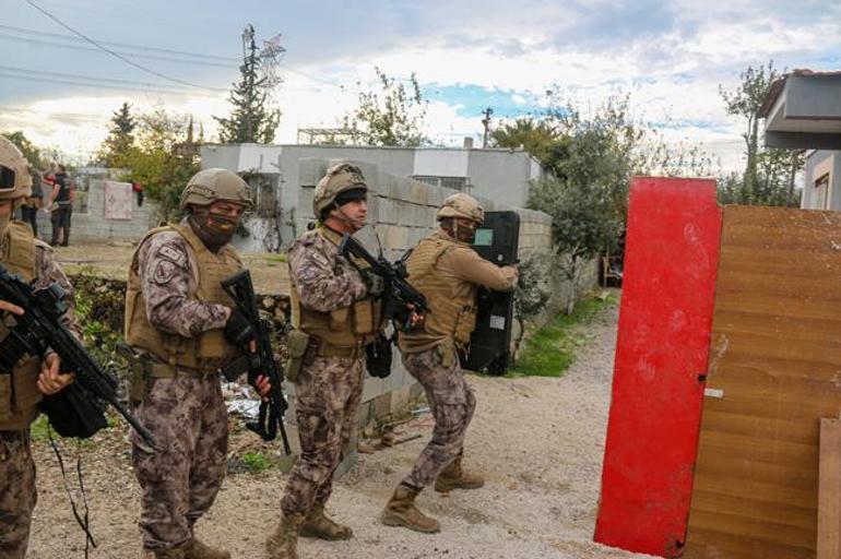 Özel Harekat'ın koçbaşı ile girdiği evde şaşkına çeviren düzenek