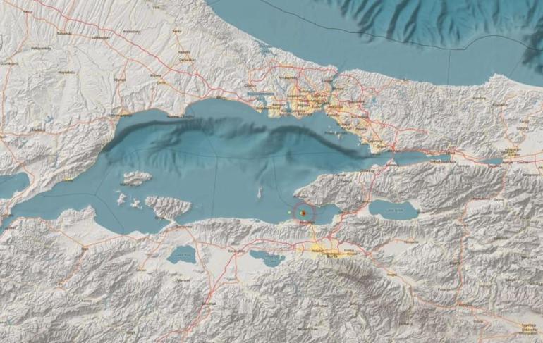 Deprem sonrası İstanbul ve Bursa'da 3 binada çatlak! Bakan Yerlikaya son durumu paylaştı