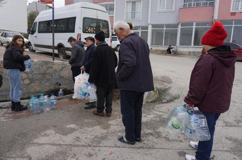 Kentte susuzluk isyanı: Banyo yapamıyoruz