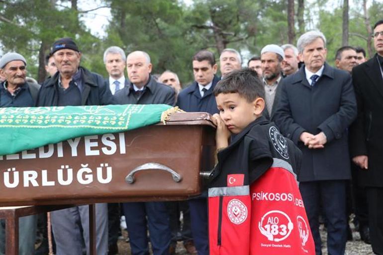 Maden işçisine acı veda! 4 yaşındaki oğlu tabutunu bırakmadı