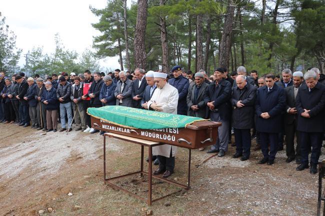 Maden işçisine acı veda! 4 yaşındaki oğlu tabutunu bırakmadı