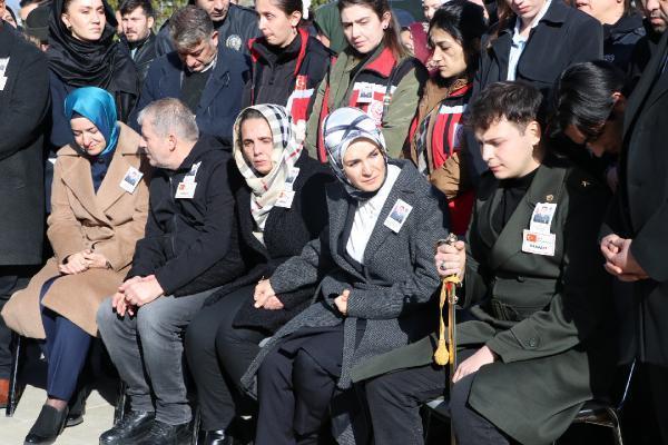 Şehit annesinden cenazede Özgür Özel'e tepki... Şehidin acı mesajı ortaya çıktı: Yine ölmedim