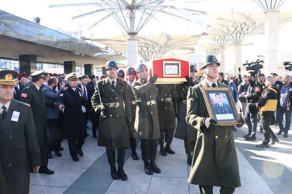 Şehit annesinden cenazede Özgür Özel'e tepki... Şehidin acı mesajı ortaya çıktı: Yine ölmedim