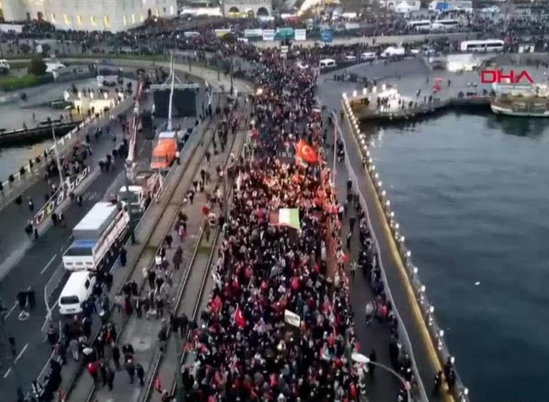 İstanbul'da tarihi yürüyüş: Binlerce vatandaş şehitler ve Filistin için bir araya geliyor