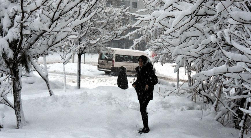 Eğitime kar engeli! 44 köy yolu ulaşıma kapandı