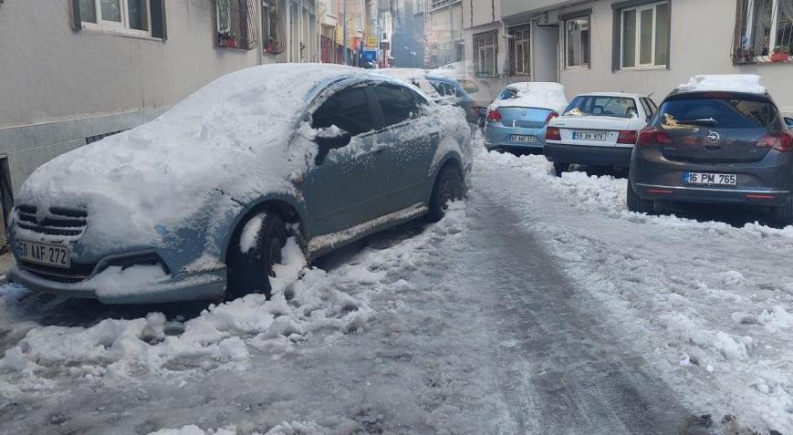 Tekirdağ’da sokaklar buz pistine döndü!