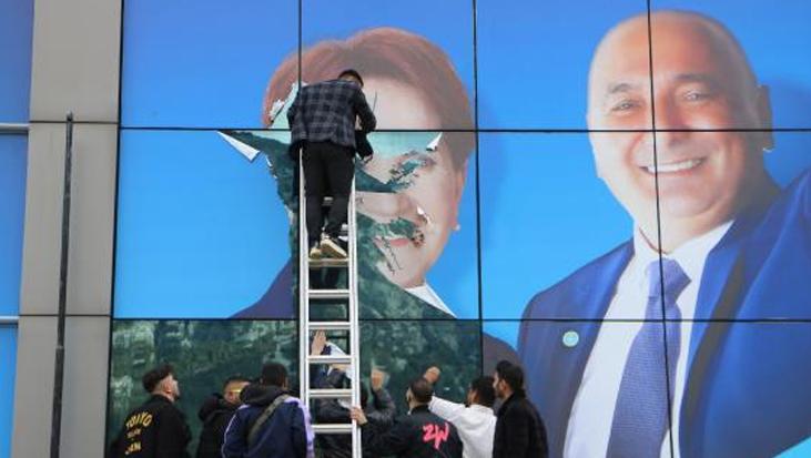 İYİ Parti’de ihaleyle adaylık iddiası! Akşener’in fotoğrafları söküldü: Gözlerine inanmıştım
