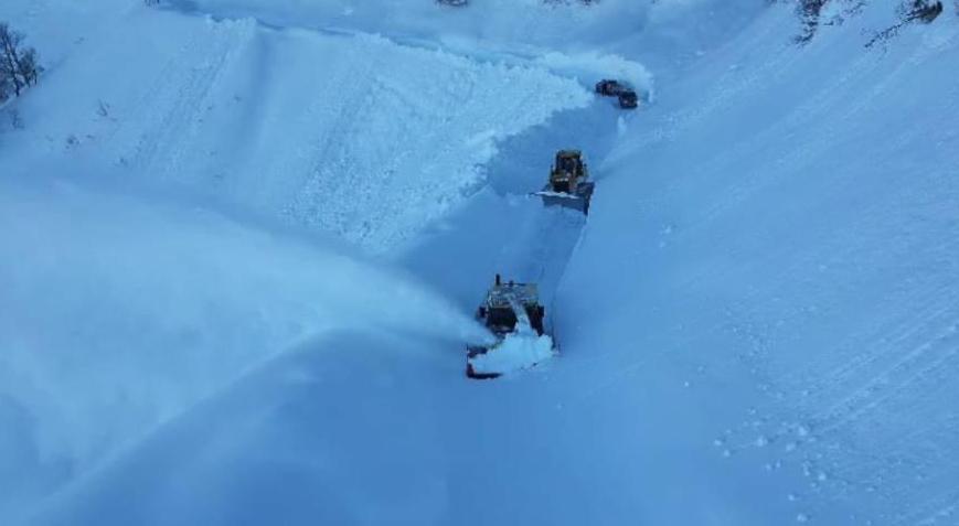 Artvin Camili bölgesinde 4 metre karla mücadele