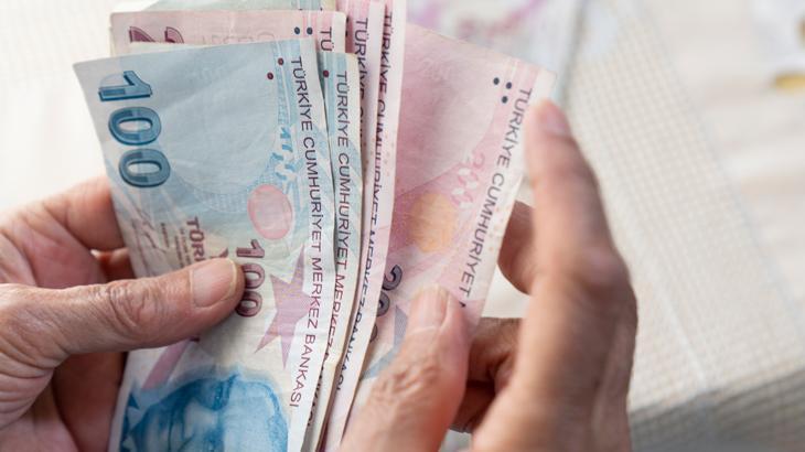 En düşük emekli maaşı 10 bin TL’ye çıktı: Banka promosyonlarına ek zam ayarı!
