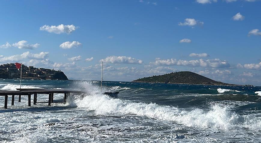Bodrum’da fırtına! Feribot seferleri iptal edildi