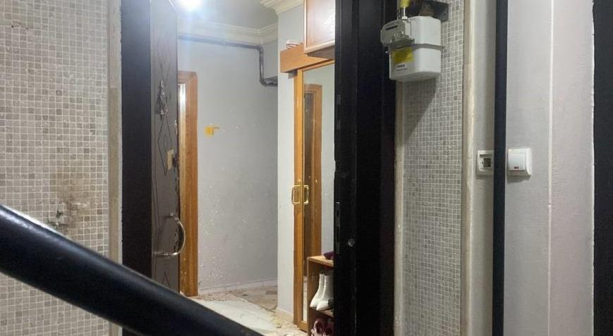 Alkollü koca dehşet saçtı! Eşinin kapısına kurşun yağdırdı