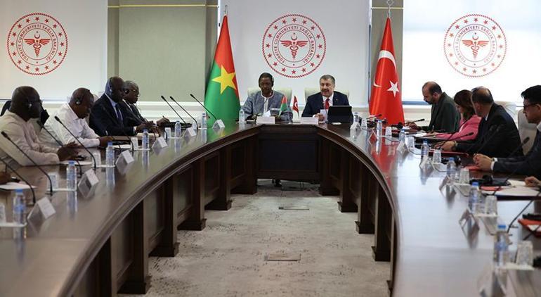 Bakan Koca, Burkina Faso heyeti ile bir araya geldi