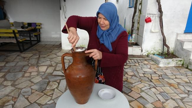 400 yıllık yöntem! Toprağın altına gömüp, 1 yıl bekliyorlar