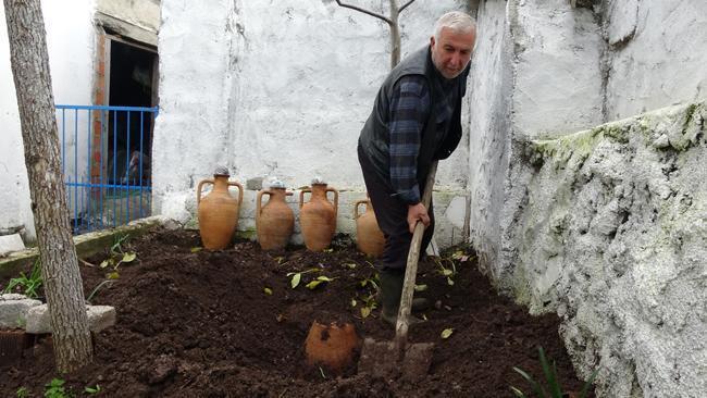 400 yıllık yöntem! Toprağın altına gömüp, 1 yıl bekliyorlar