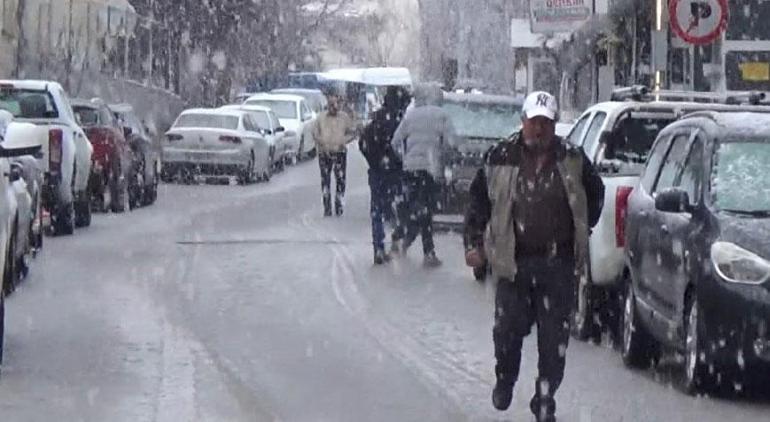 Meteoroloji uyarmıştı! Birçok kentte kar etkili oldu