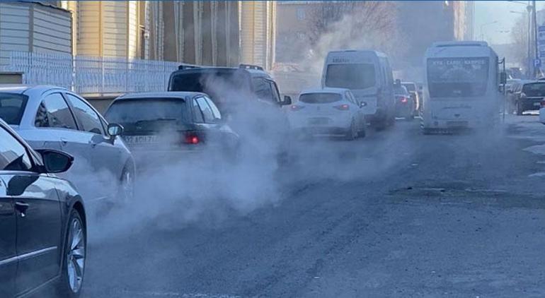 Bir ilçe kışı, diğeri baharı yaşıyor! Eksi 32,9'u gördü Türkiye’nin en soğuk yeri oldu