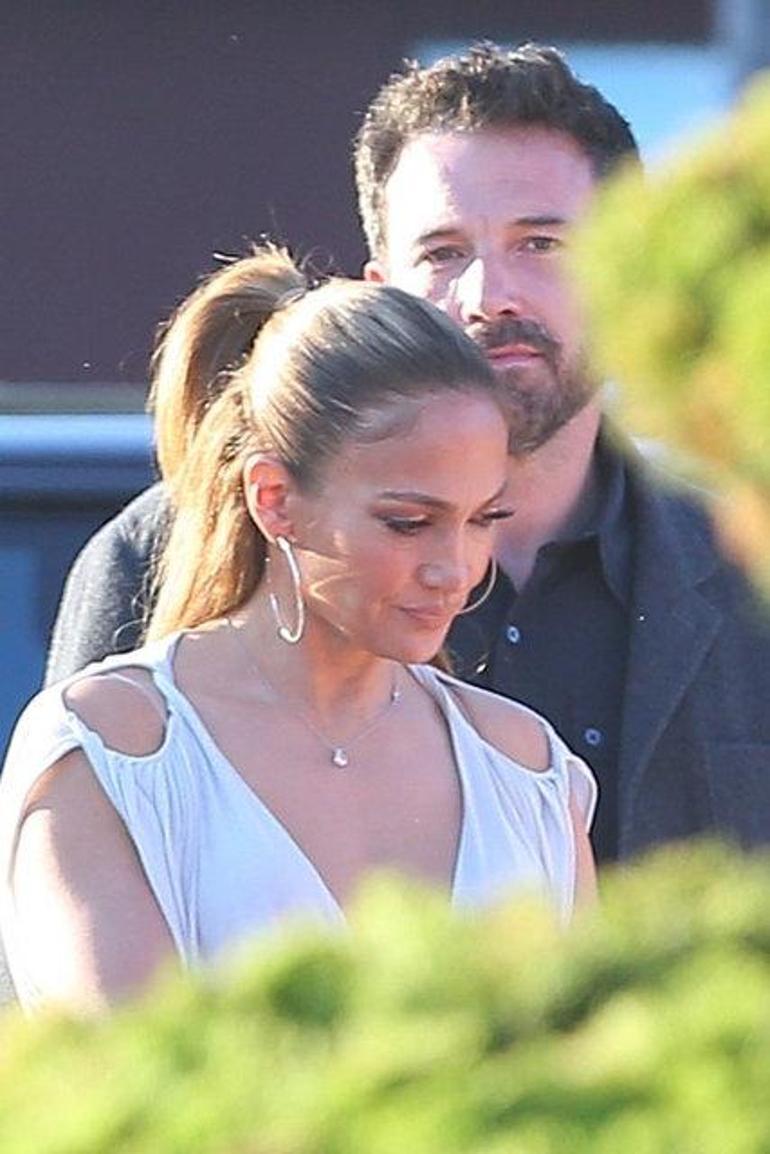 Jennifer Lopez ile Ben Affleck sokakta aşka geldi!