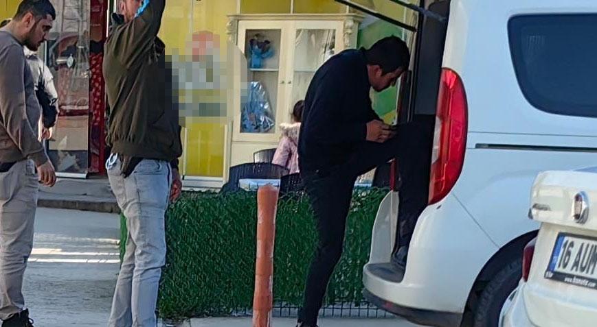 Yeşil reçeteli ilaç almak için eczacıyı tehdit edip, polislere saldırdı