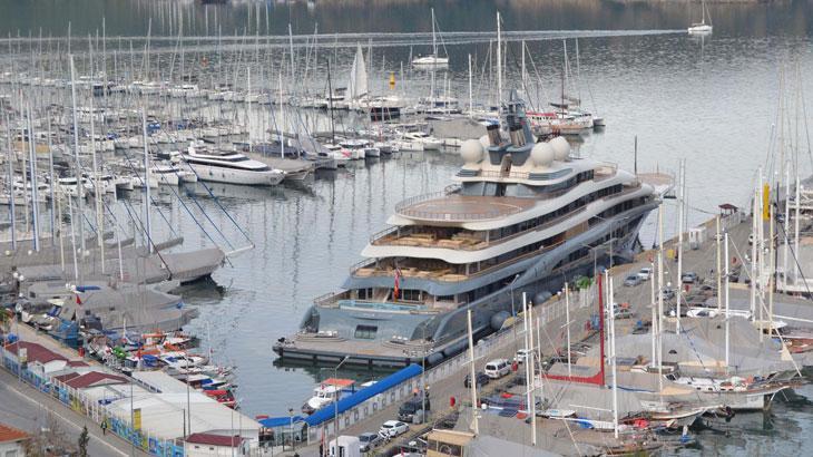 Jeff Bezos’un ultra lüks yatı ‘Flying Fox’ Fethiye’de