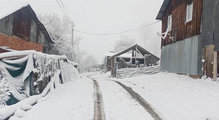 Bolu beyaza büründü! Kar kalınlığı 10 santimetreye ulaştı