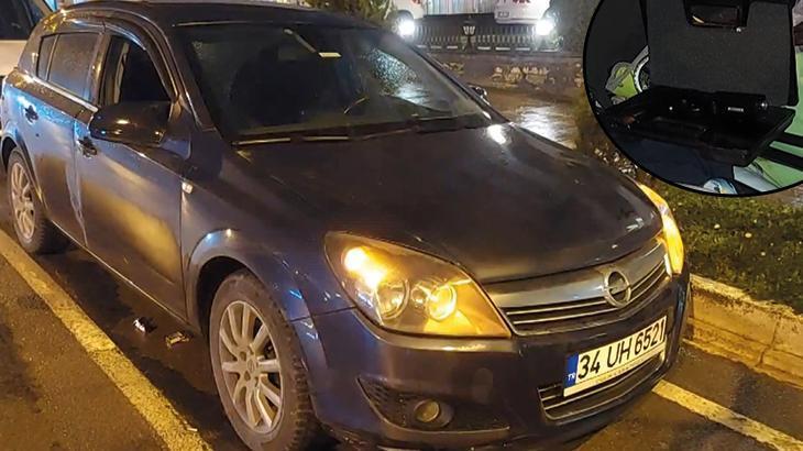 Kadıköy’de trafiği tehlikeye atan sürücünün otomobilinde ruhsatsız tabanca bulundu