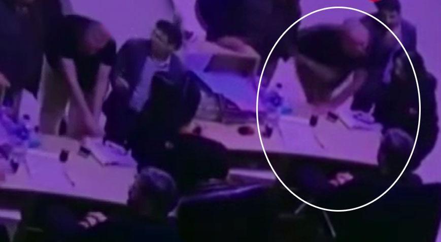 Dehşet anları! Hasta tartıştığı doktora yumruk attı