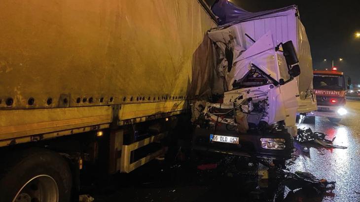 Kuzey Marmara Otoyolu’nda feci kaza! Park halindeki TIR’a çarptı: 1 ölü, 1 yaralı