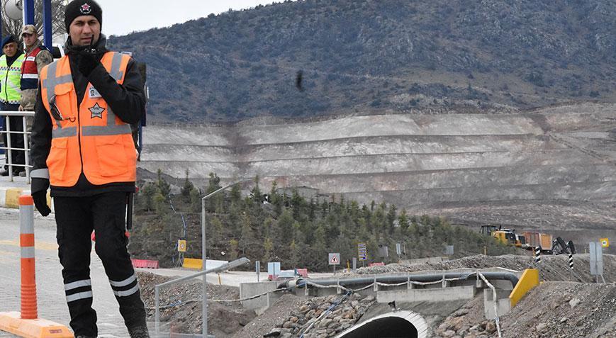 Maden ocağındaki kurtarma çalışmalarında 6’ncı gün! Yeni toprak kaymaları yaşanıyor