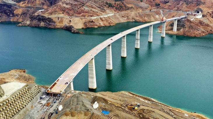 Yusufeli Viyadüğü’nde sona doğru! Yol süresi 25 dakika kısalıyor