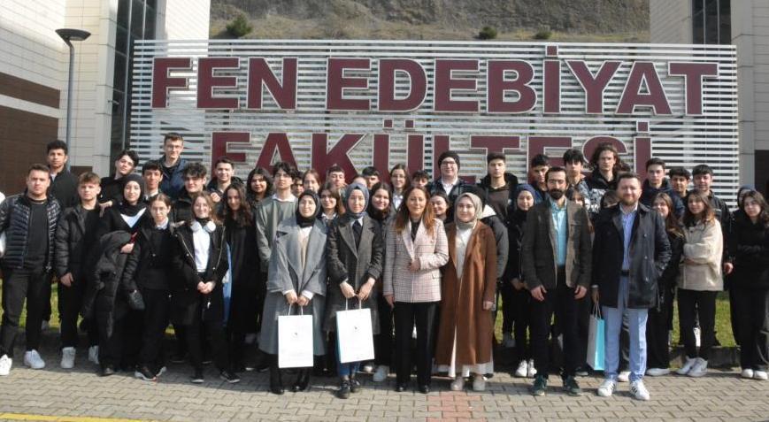 Lise öğrencileri Düzce Üniversitesi’ne konuk oldu