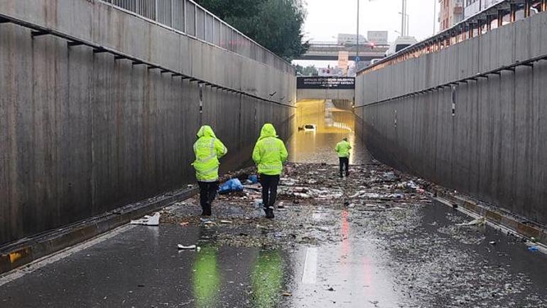 Alt geçitte felaketin iz: 2,5 metrelik su seviyesinde cansız bedeni bulundu!