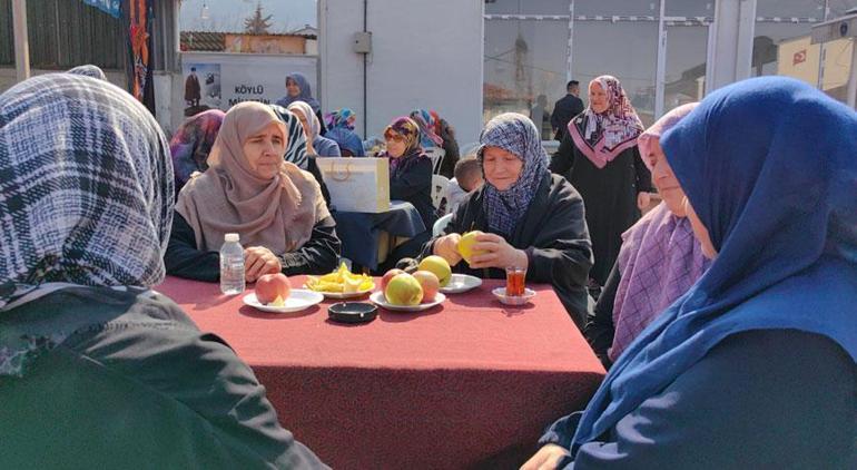 800 nüfuslu mahallede roller değişti! Kadınlar kahvede, erkekler evde