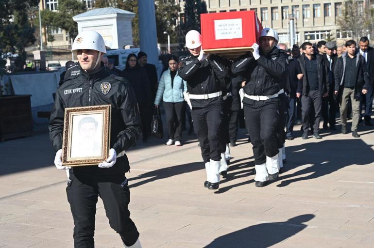 Evinde cansız bedeni bulunan Ekinözü Kaymakamı toprağa verildi