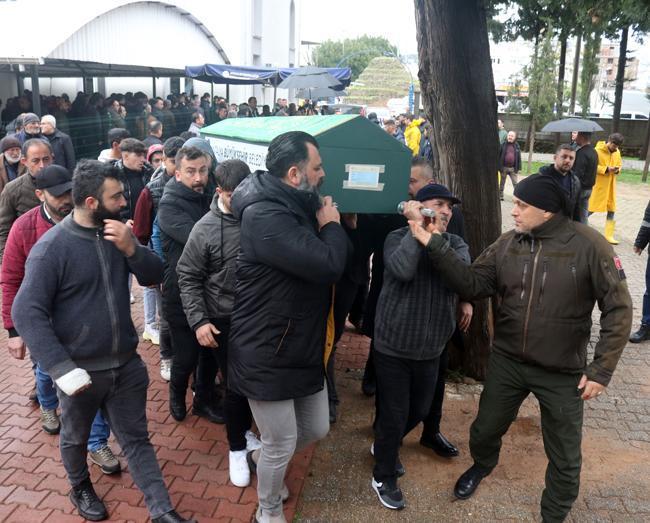 Antalya'da sel felaketinde ölen 2 çocuk babası toprağa verildi