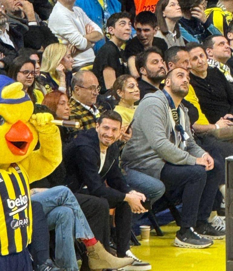 Euroleague maçında Fenerbahçe'den kongre göndermesi! Mert Hakan Yandaş sürprizi