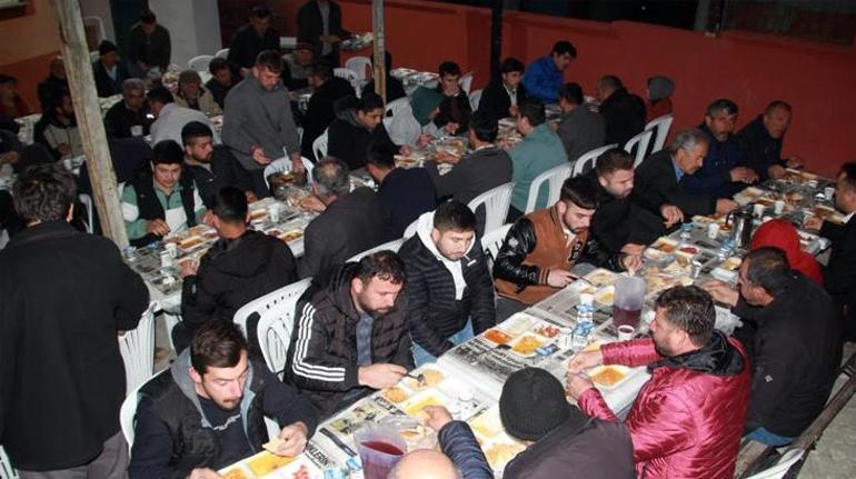 Karadeniz fıkrası gibi olay! Bir adımla il değişiyor ve 2 dakika farkla iftar açıyorlardı