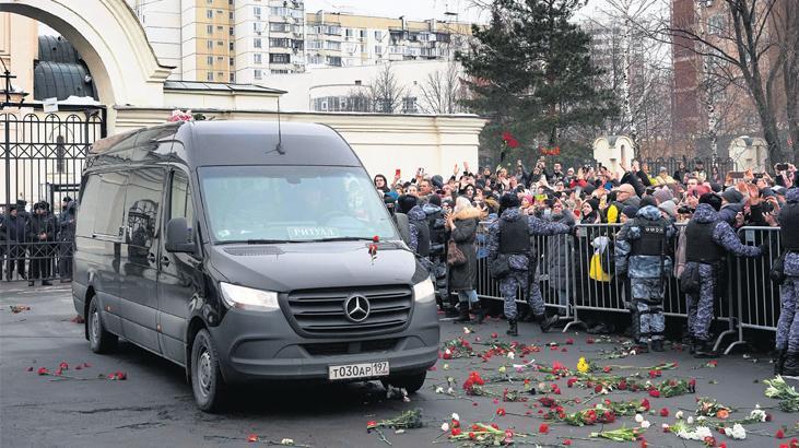 Navalni’ye veda ettiler