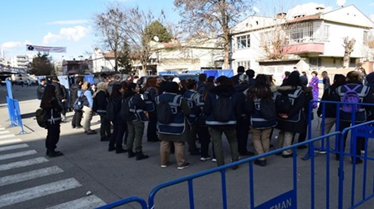 DEM Parti’nin Kadınlar Günü kutlamasında 3 kişi gözaltına alındı