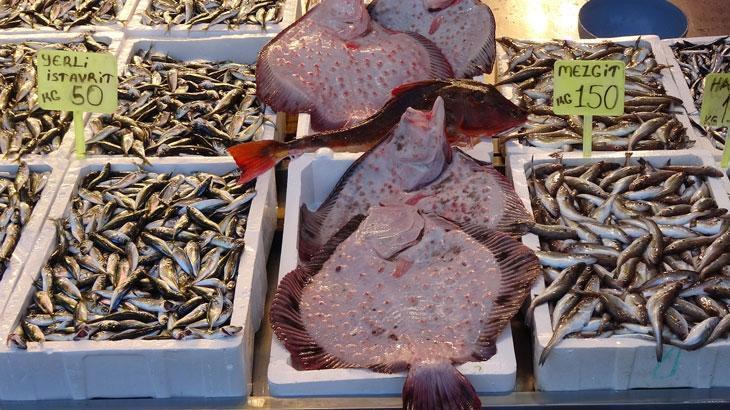Ramazanda tezgâhlar balık çeşitleriyle şenlendi