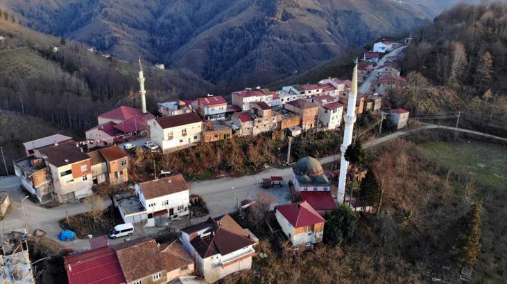 Karadeniz fıkrası gibi olay! Bir adımla il değişiyor ve 2 dakika farkla iftar açıyorlardı