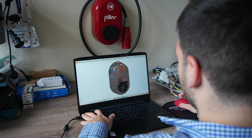 Edirne’de iki genç mühendis geliştirdi! İşte yerli ve milli taşınabilir sarj istasyonu!