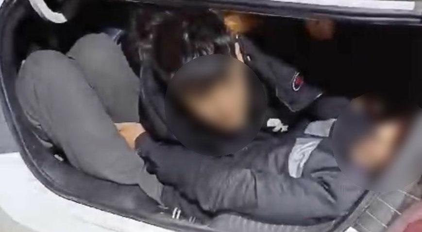 Kaçak göçmenler otomobilin bagajından çıktı