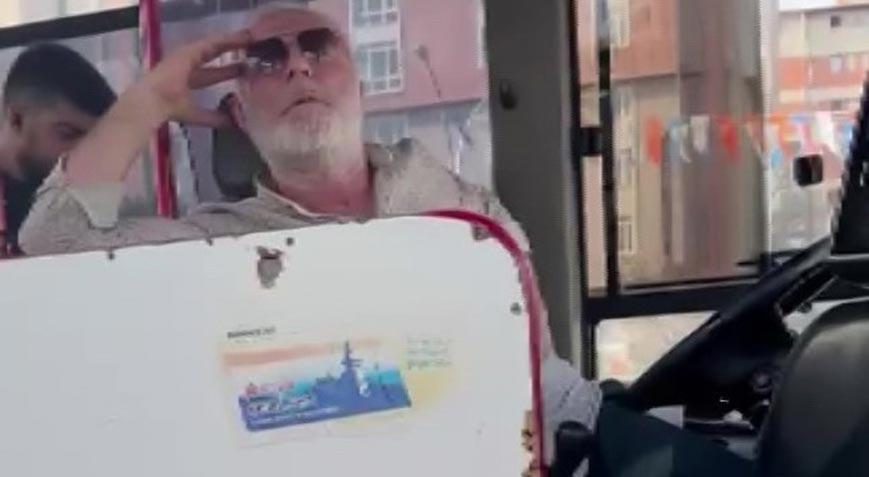 Kocaeli’de bebek arabası kavgas! Öfkeli baba otobüsün önünü kesti