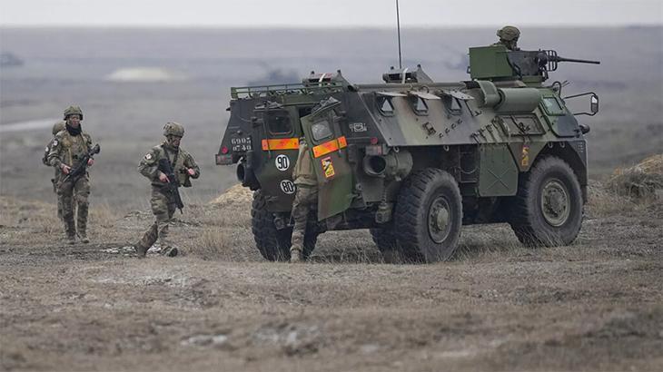 Fransa, Ukrayna’ya yüzlerce zırhlı araç ve hava savunma sistemi sevk edecek