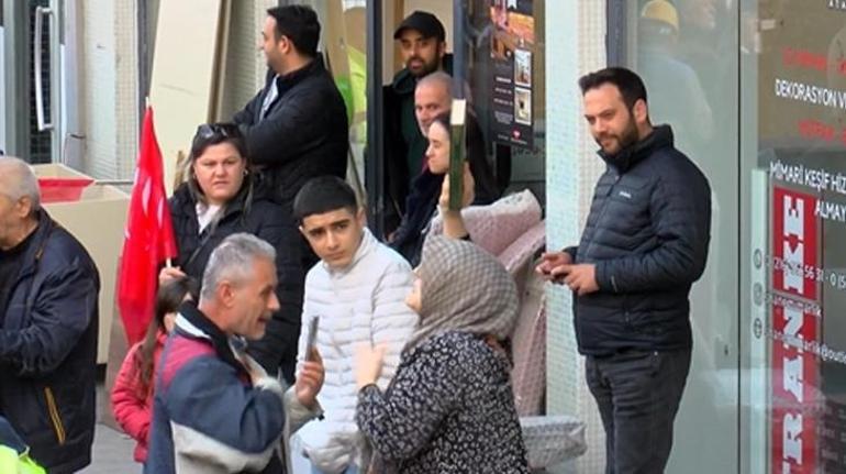 İmamoğlu'na Kur'an-ı Kerim'li protesto! Valilikten açıklama geldi