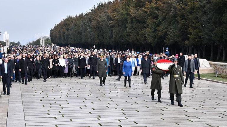 İYİ Parti lideri Akşener, Anıtkabir'i ziyaret etti