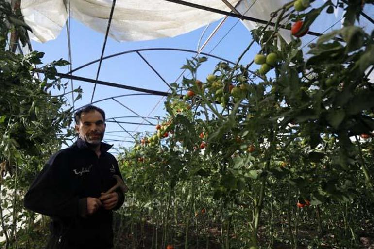 Antalya'da sağanak ve hortum! 6 kişi yaralandı, 1000 dönüm sera zarar gördü