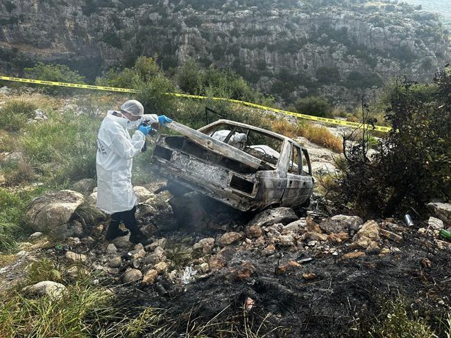 Korkunç olay! Anne ve çocuğu evde, baba ise arabada yanarak ölmüş halde bulundu