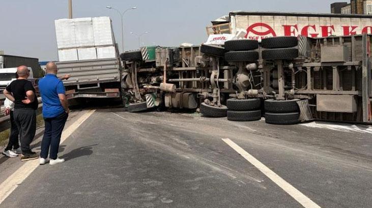 TEM otoyolunda zincirleme kaza! Yol trafiğe kapandı